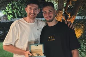 2025世俱杯官网-五年1.85亿即将生效！申京赠送劳力士 胸前写着：我老富了